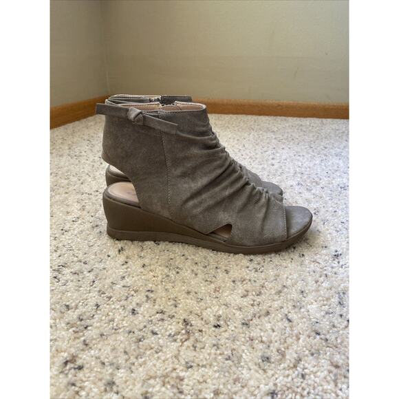 JG Open Toe Bootie, Womens Size 8M, Zipper Closure On Side Heel Open Short Heel - Picture 1 of 8